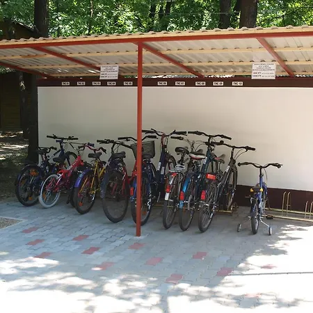 Arnyas Thermal Es Ueduelopark Feriepark Püspökladány