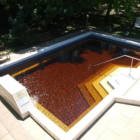 Arnyas Thermal Es Ueduelopark Püspökladány