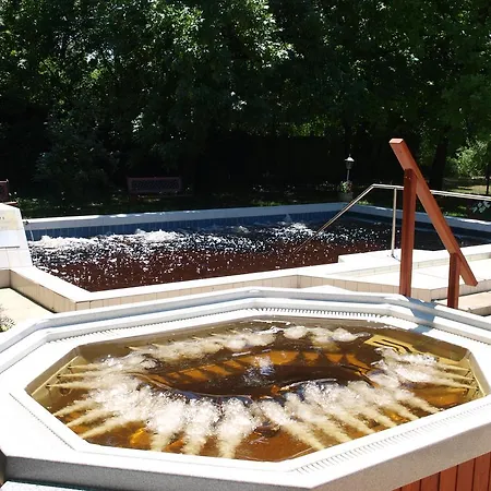 Holiday park Arnyas Thermal Es Ueduelopark