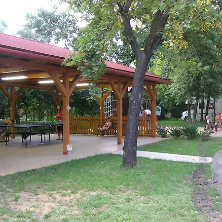 Arnyas Thermal Es Ueduelopark *