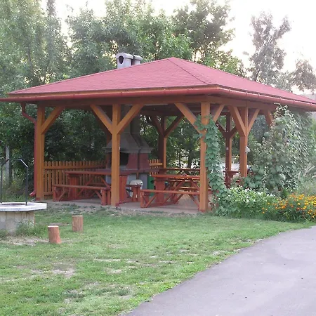 Arnyas Thermal Es Ueduelopark * Puspokladany