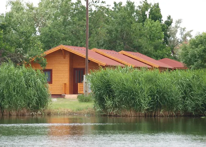 Arnyas Thermal Es Ueduelopark *