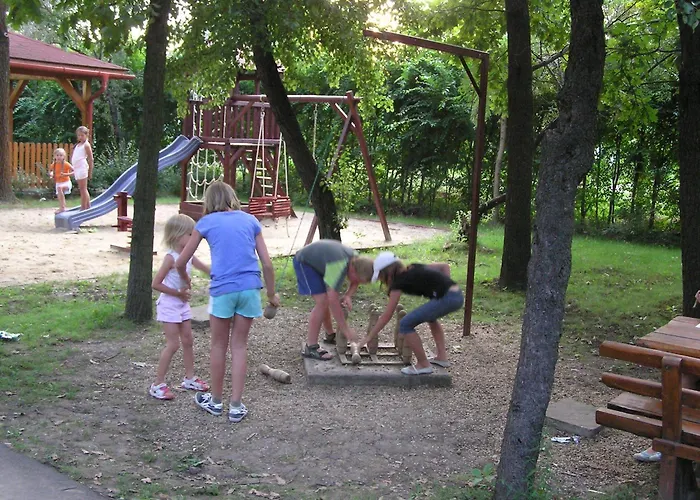 Arnyas Thermal Es Ueduelopark